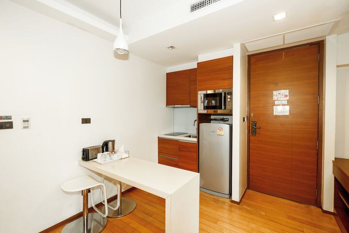 Room 27 of 37