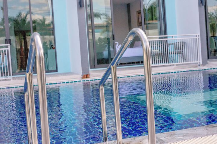 Pool 37 of 91