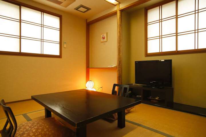 Room 5 of 10