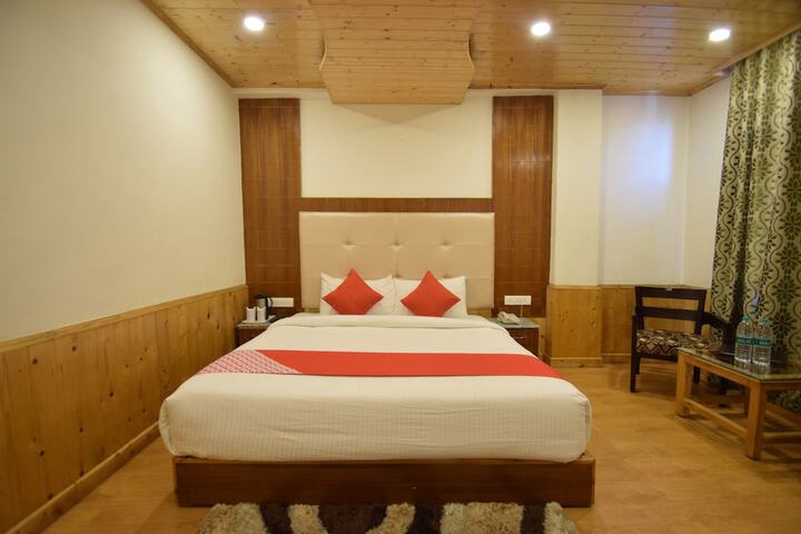 Room 6 of 25