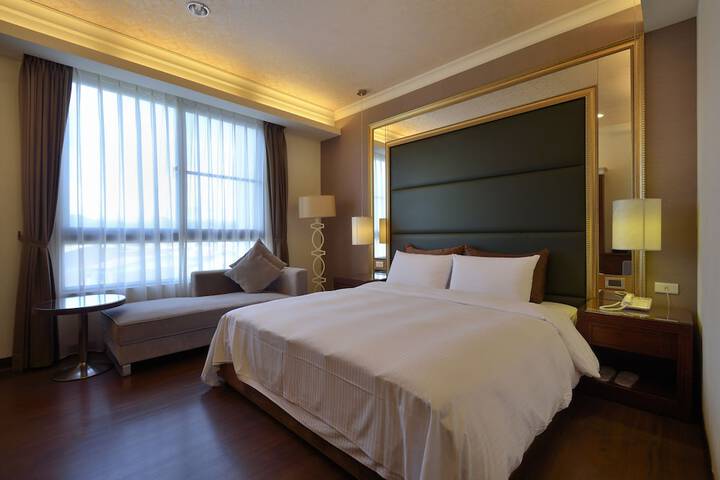 Room 32 of 97