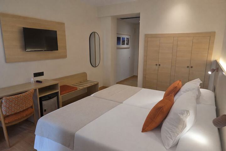 Room 7 of 47