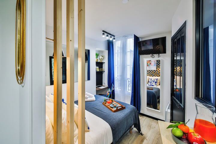 Room 83 of 216