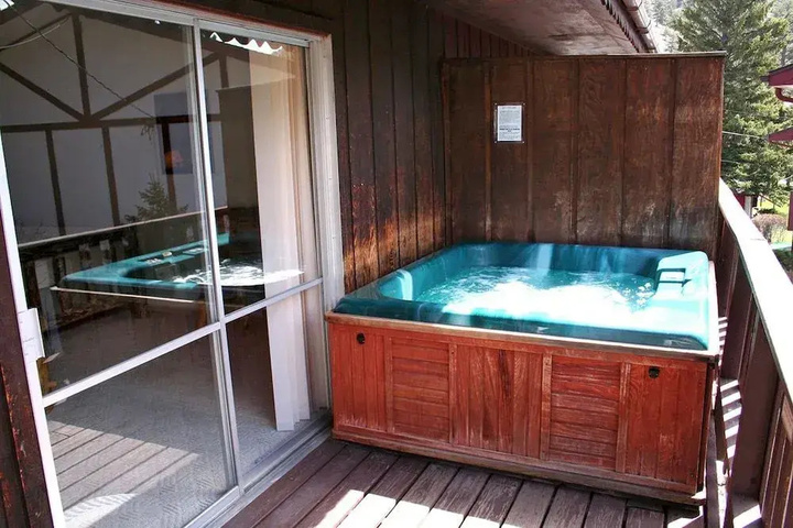 Pool 14 of 24