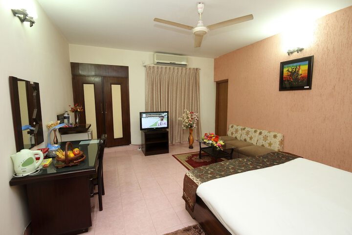Room 13 of 25