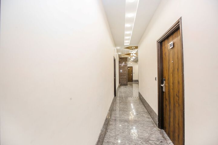 Ballroom/Hall 124 of 128