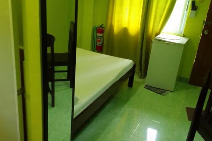 Room 17 of 37