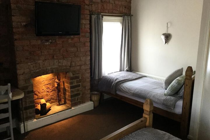 Room 10 of 34