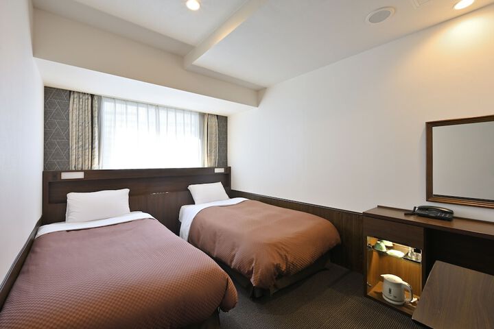 Room 12 of 49
