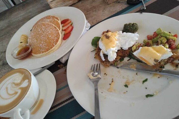 Breakfast/Coffee Service 24 of 34