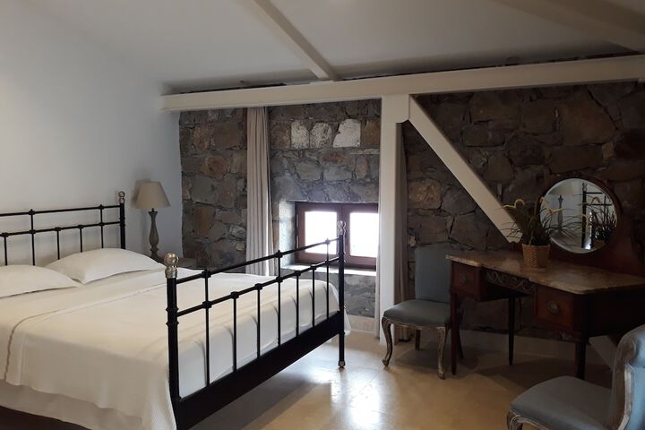 Room 7 of 33