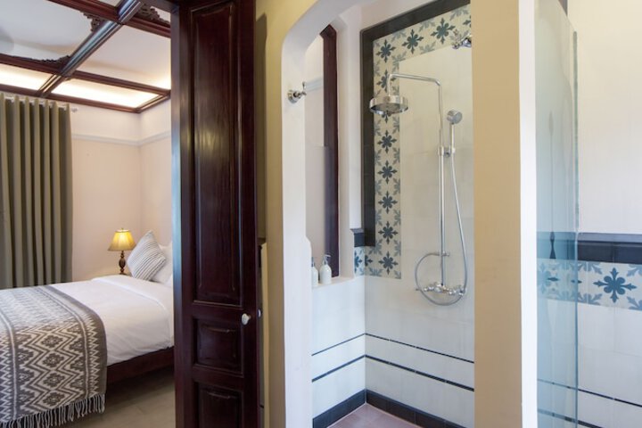 Room 14 of 48