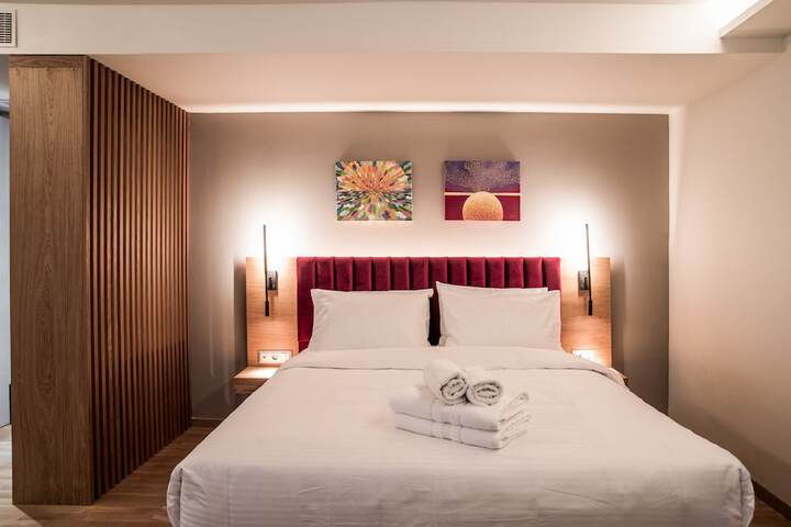 Room 35 of 74