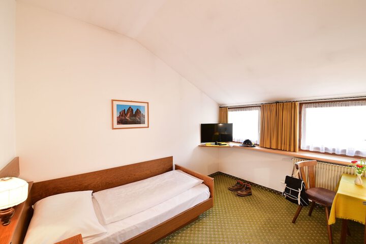 Room 7 of 43