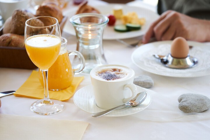 Breakfast/Coffee Service 38 of 55