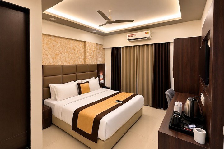 Room 4 of 30