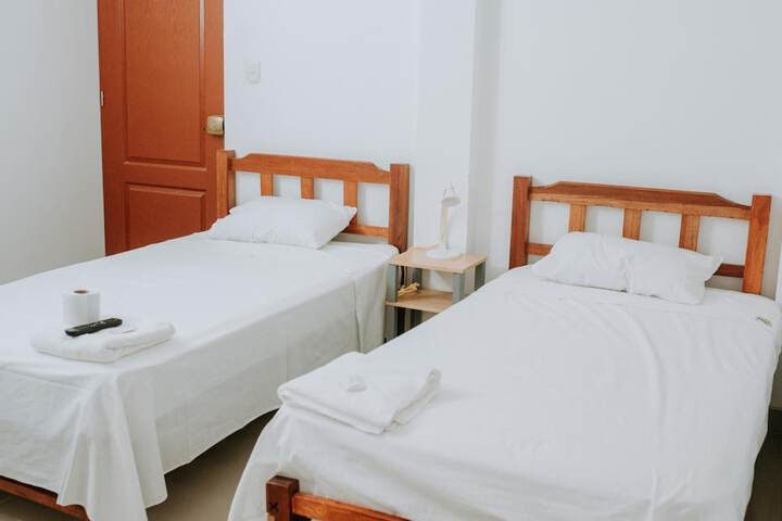 Room 10 of 32