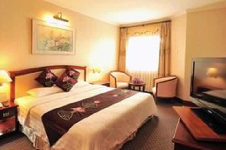 Room 9 of 20