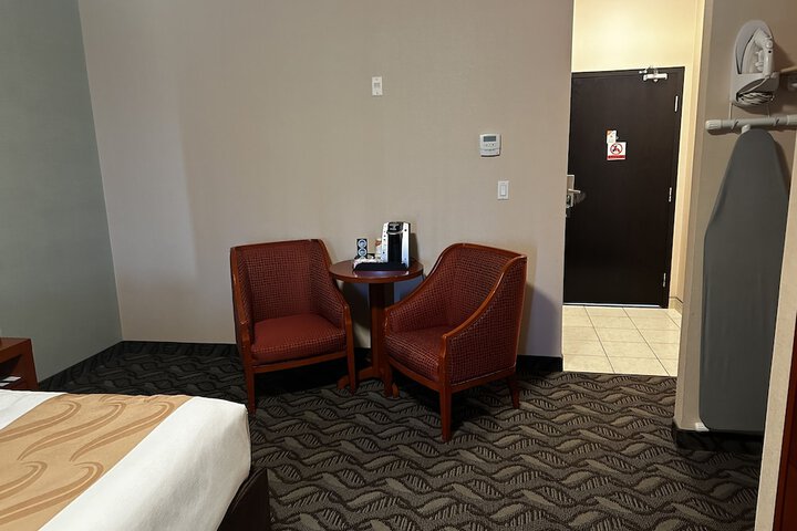 2 Queen Beds (4 of 18)