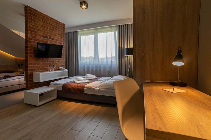 Room 2 of 47