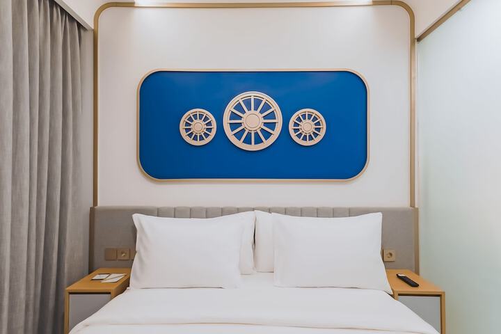 Room 8 of 50