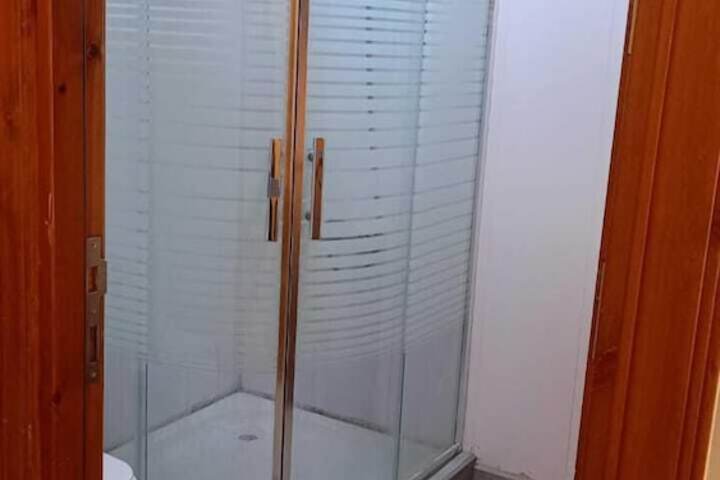 Room 2 of 38