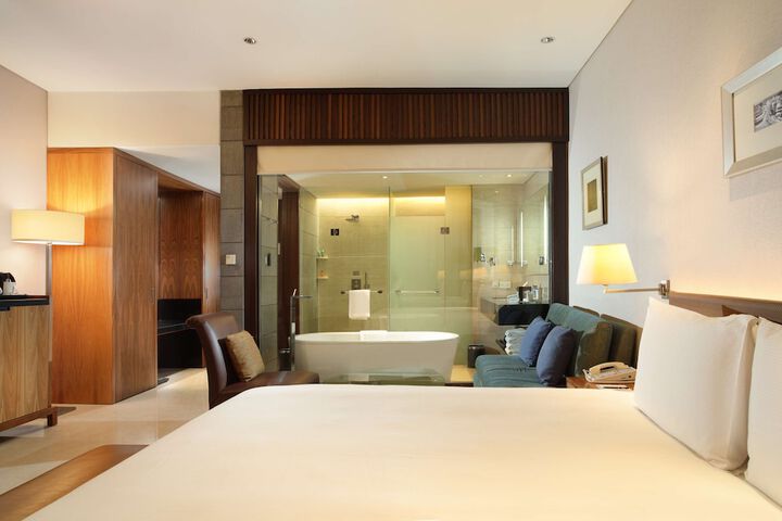 Room 18 of 74