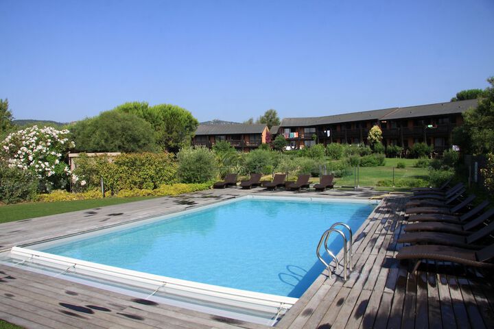 Hotel Pool