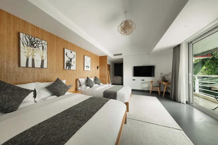 Room 55 of 163