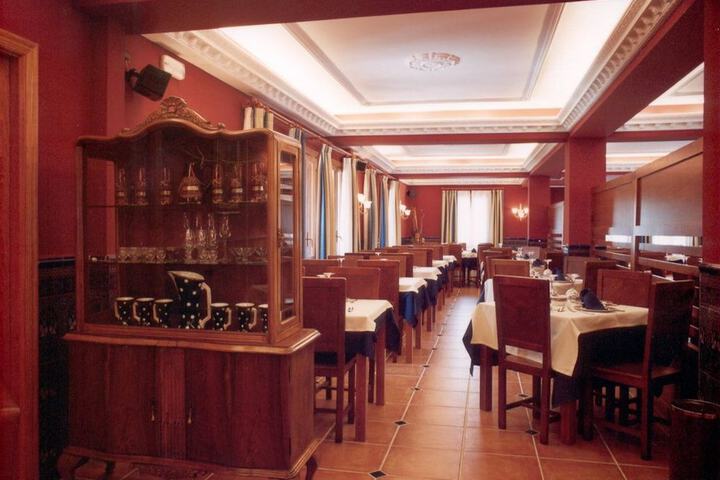 Dining 6 of 11