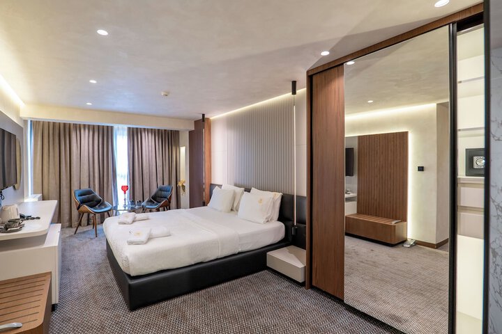Room 70 of 125