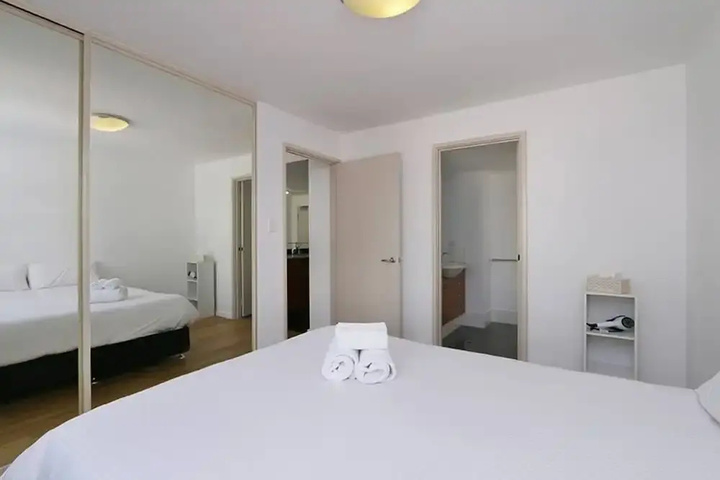 Room 5 of 19