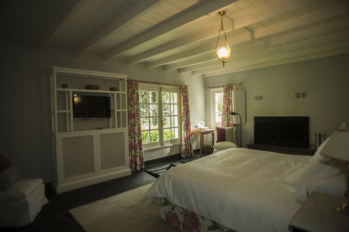 Room 6 of 67
