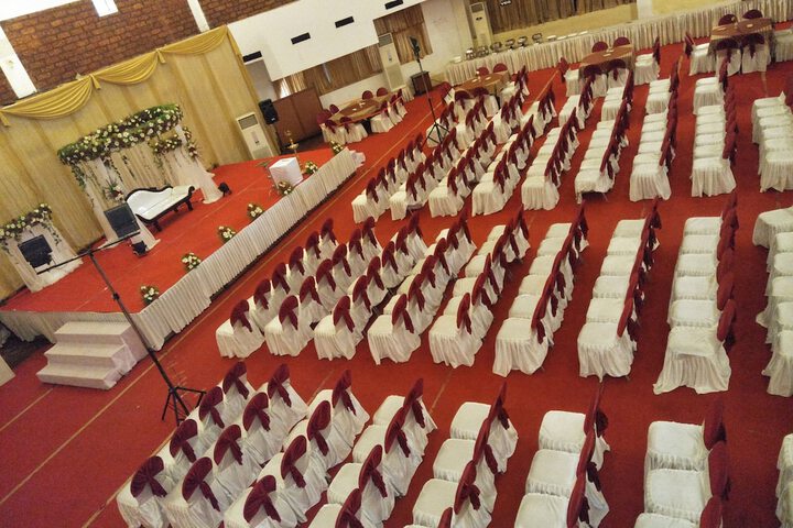 Ballroom/Hall 17 of 27
