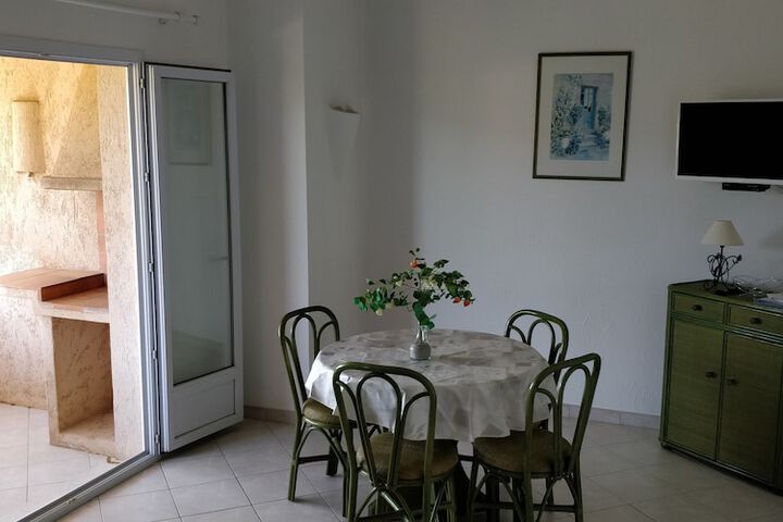 Room 33 of 85