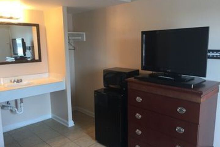 Room 16 of 25