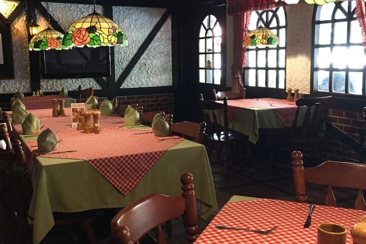 Dining 43 of 59