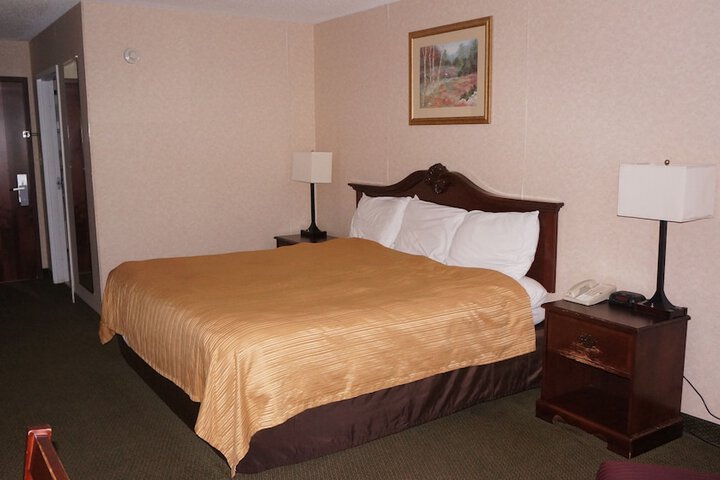 Basic Single Room (6 of 7)