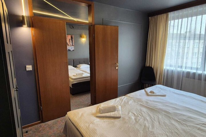 Room 26 of 84