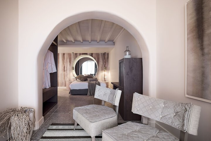 Room 15 of 168