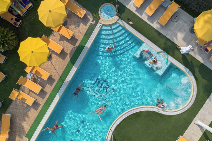 Pools & Facilities