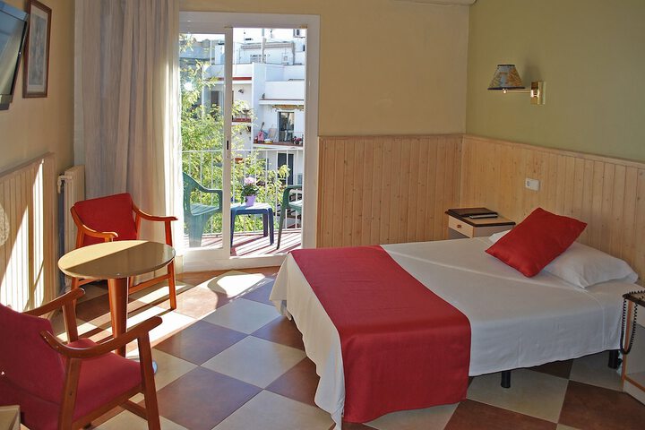 Room 15 of 18