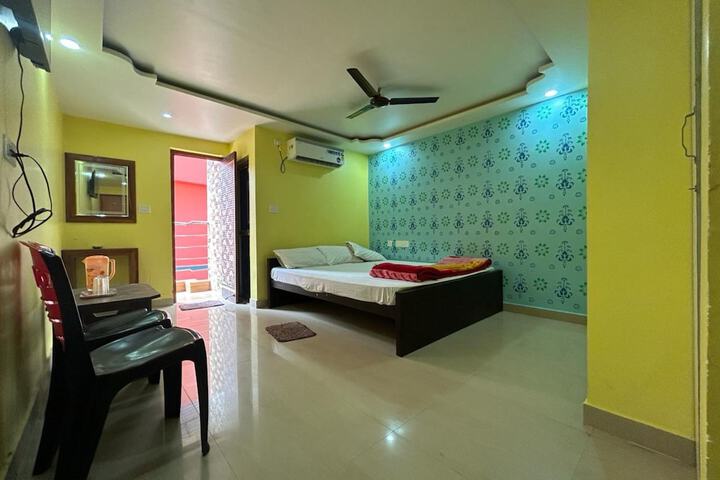 Room 12 of 19