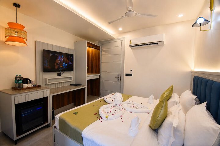 Room 16 of 32