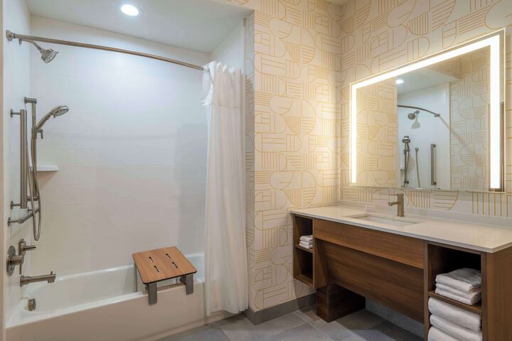 1 King Accessible Tub Studio Suite (7 of 34)