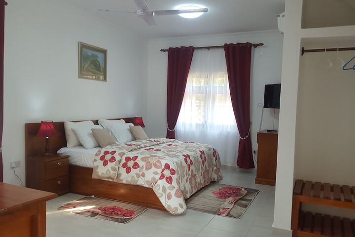 Room 4 of 161