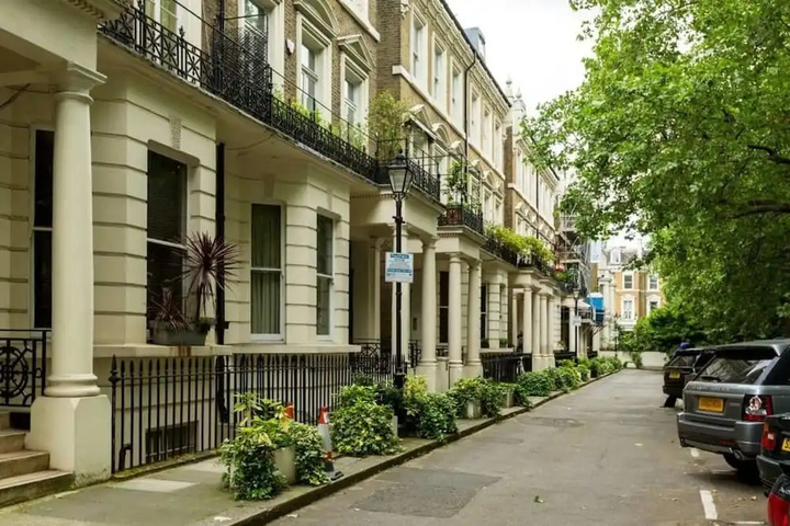 Spacious 4 Bedroom Family Home near Notting Hill