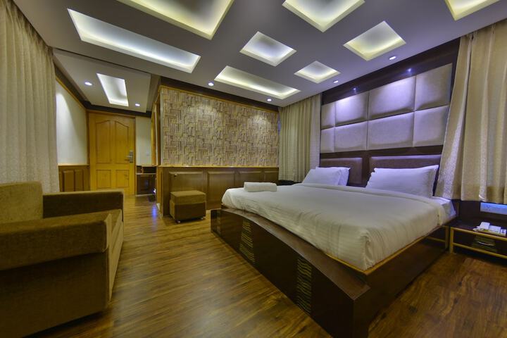 Room 5 of 38