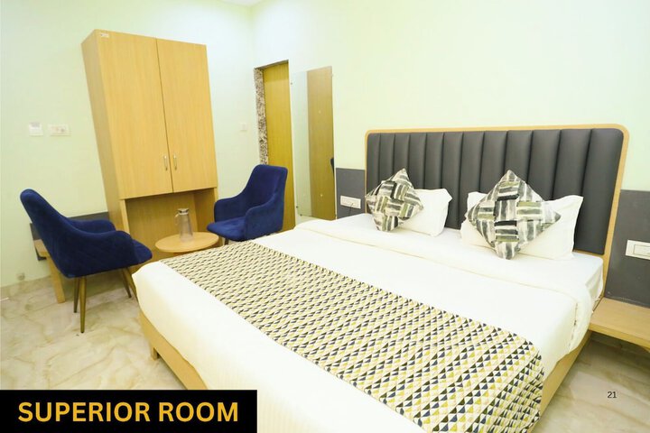 Room 4 of 42