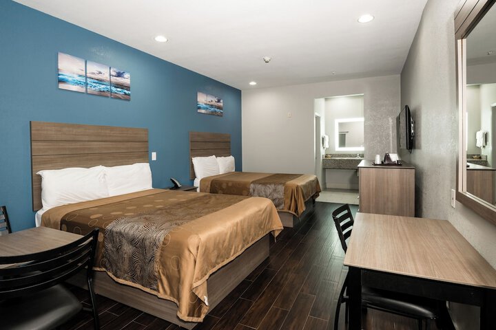 Room 12 of 76